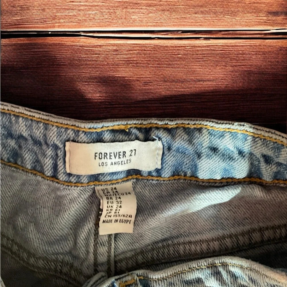 Forever21 denim shorts (A8) - Picture 2 of 4